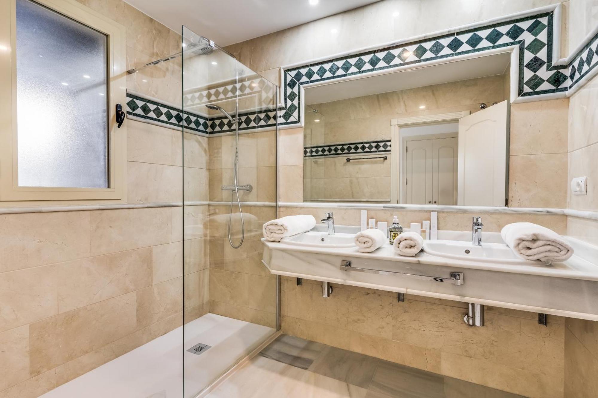 מארבלה Molo Residences Boutique Apartments & Spa מראה חיצוני תמונה