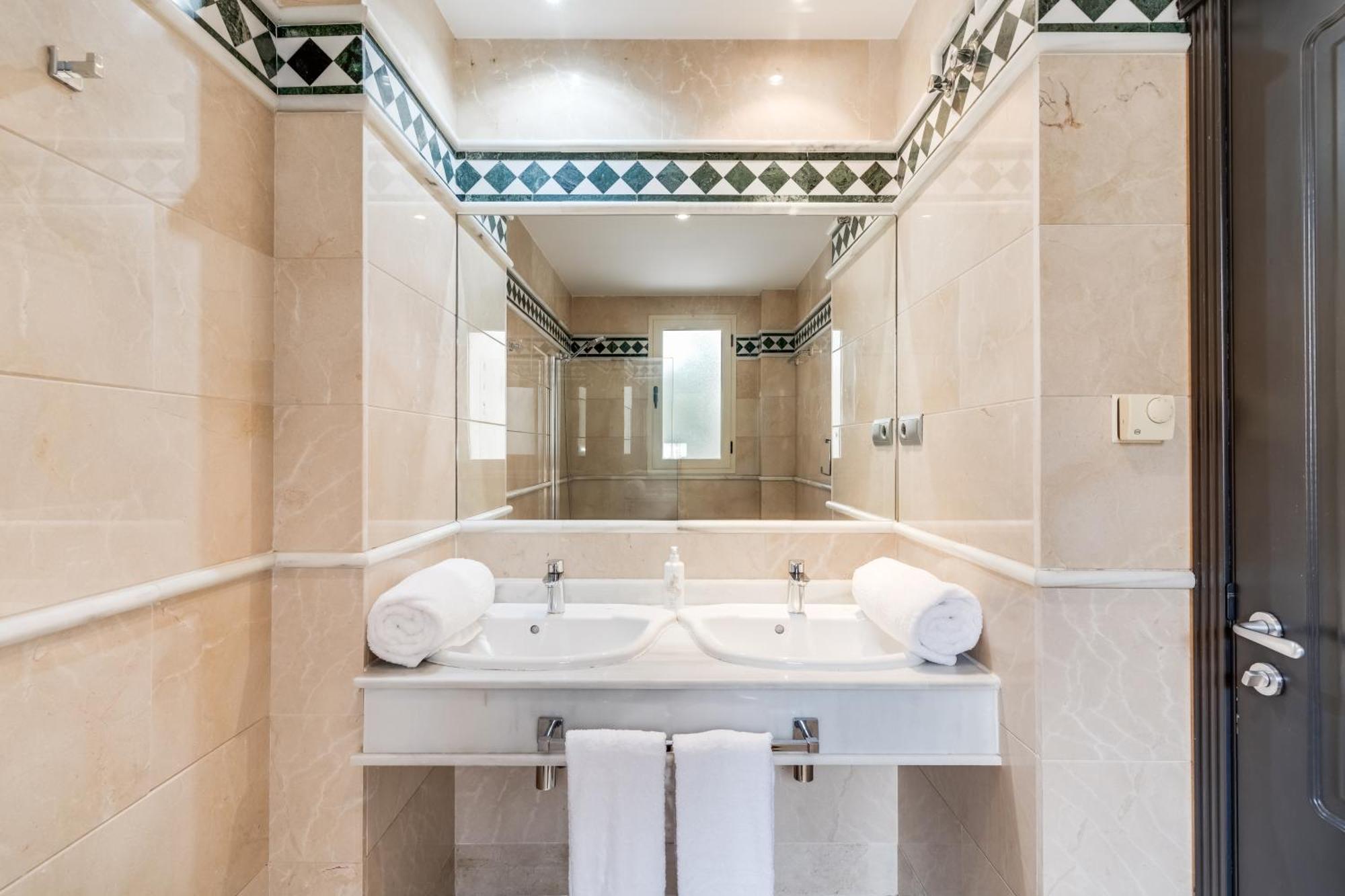 מארבלה Molo Residences Boutique Apartments & Spa מראה חיצוני תמונה